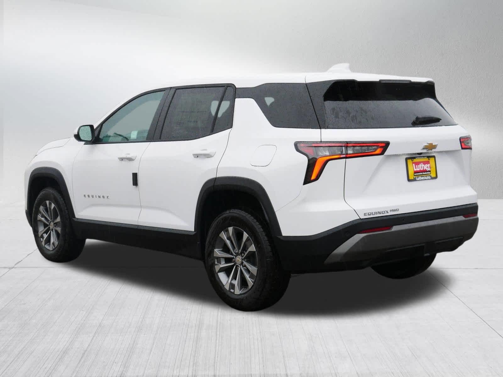 New 2027 Summit White Chevrolet LT image 3