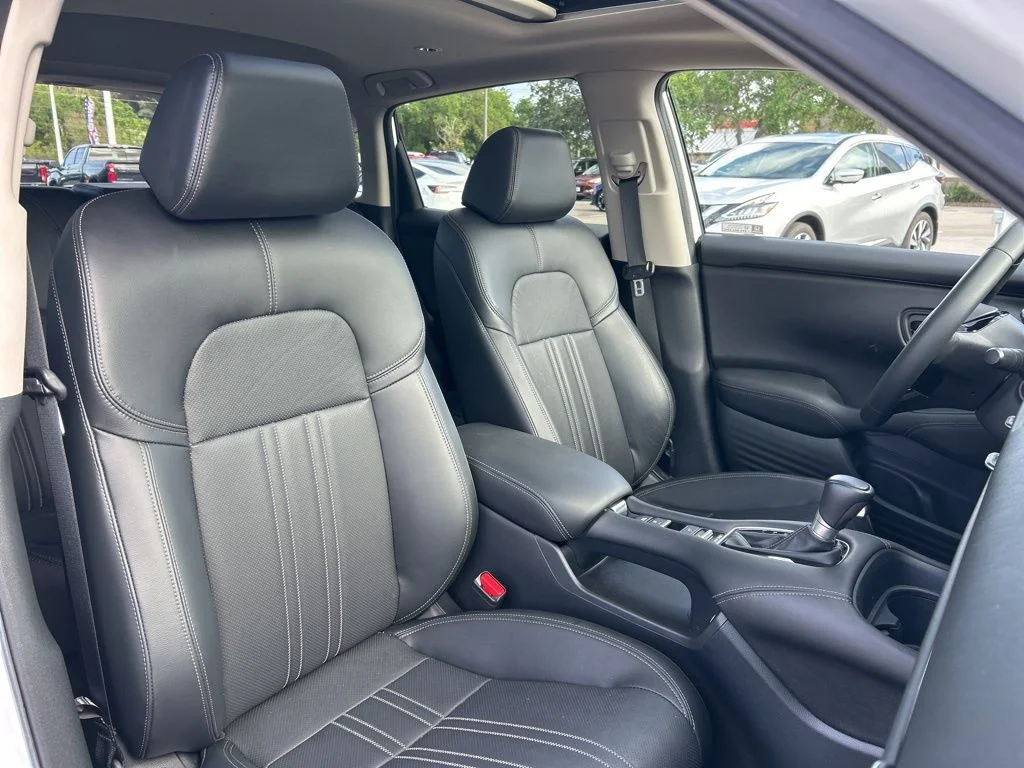 Used 2023 White Honda EX-L image 43