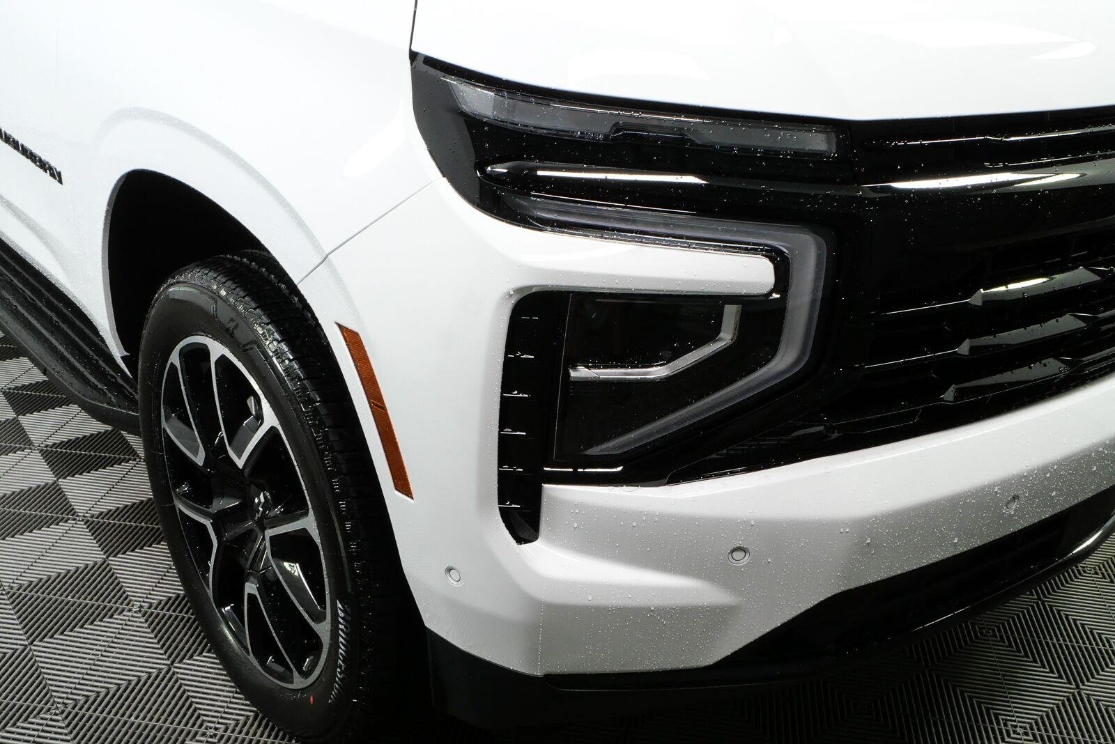 2026 Chevrolet Suburban RST - Photo 29