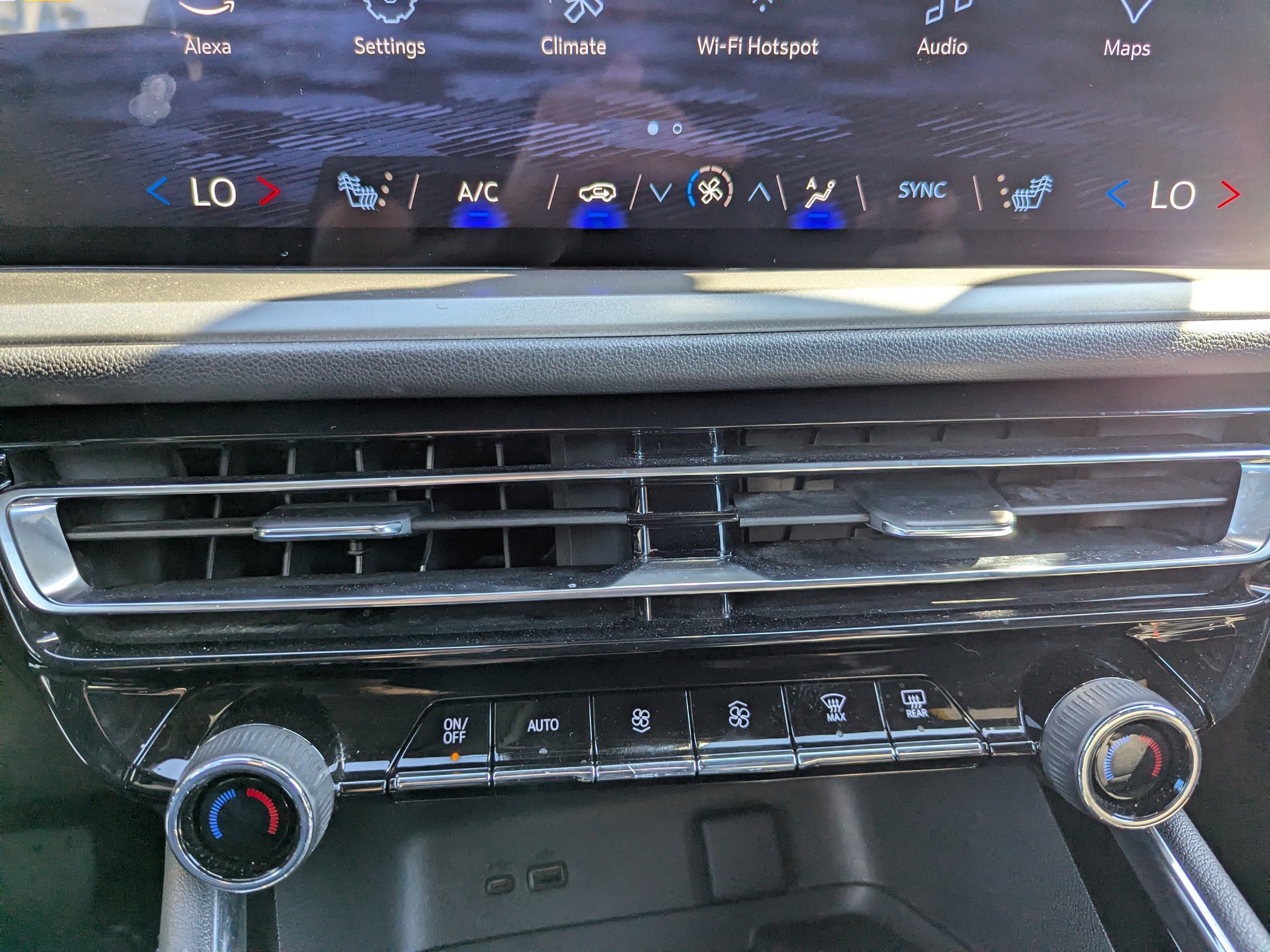 2024 Chevrolet Traverse 1LT - Photo 27