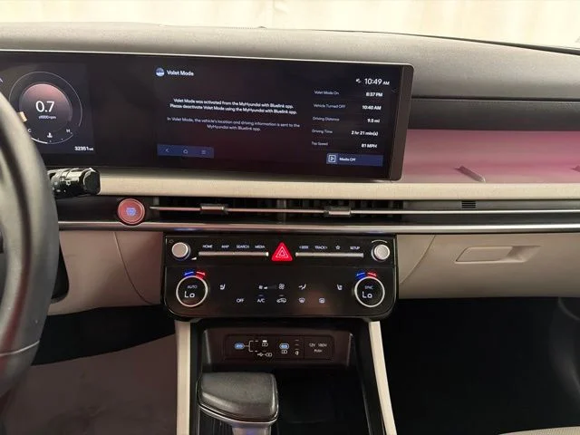 Used 2025 Gray Hyundai SEL Convenience image 16