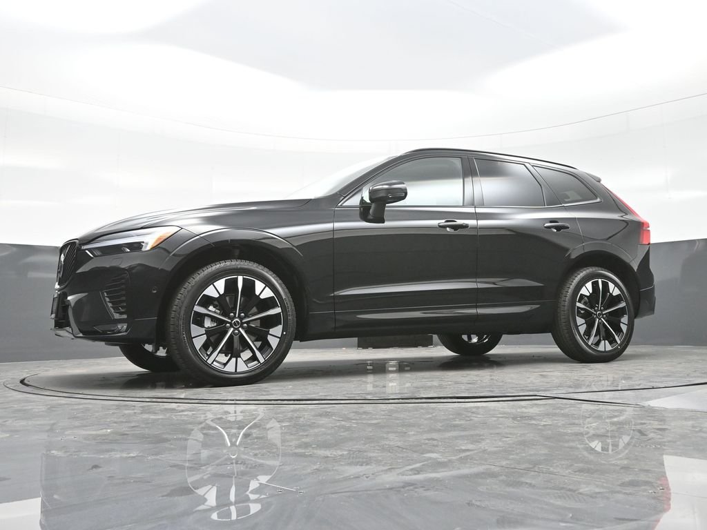 2026 Volvo XC60 Plus - Photo 11