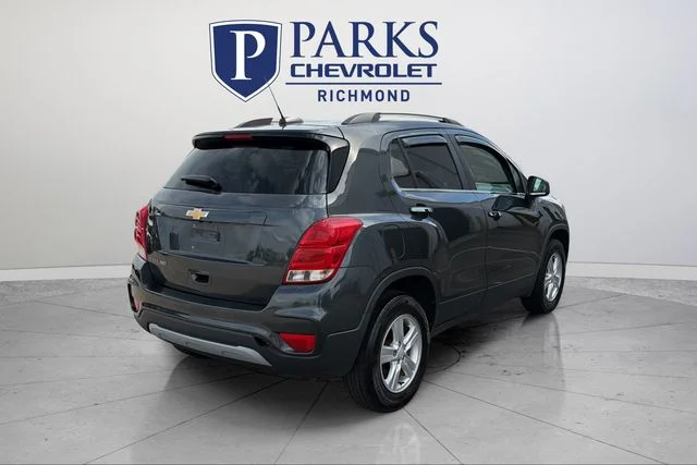 Used 2018 Gray Chevrolet LT image 7