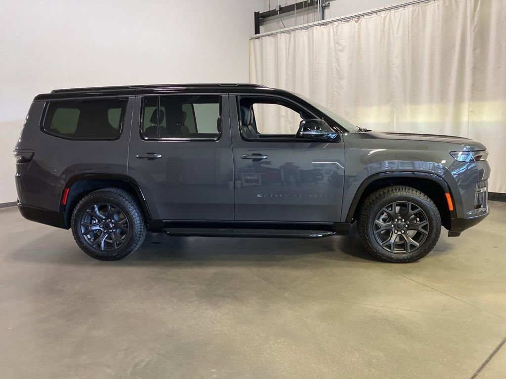 New 2026 Baltic-Gray Metallic Clear-Coat Exterior Paint Jeep Upland image 31