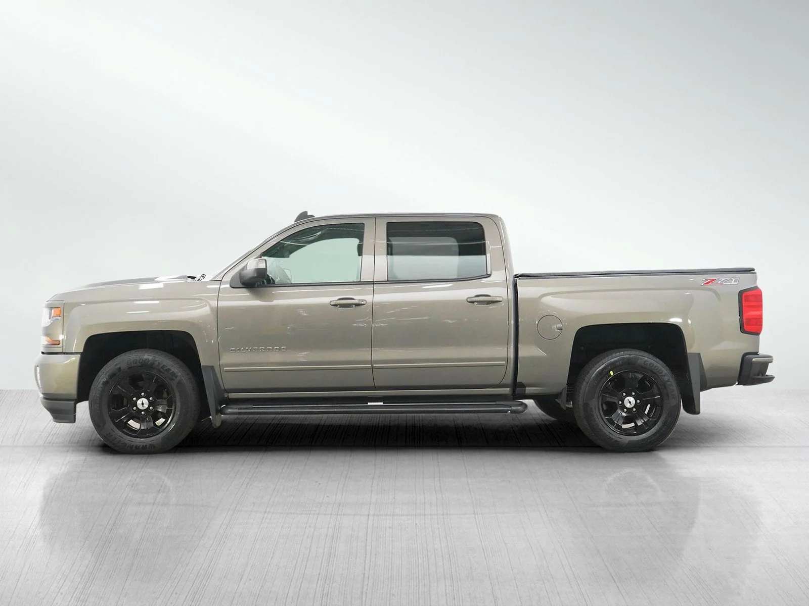 Used 2017 Chevrolet Silverado 1500 LT Z71 with VIN 3GCUKREC4HG200258 for sale in Wayzata, Minnesota