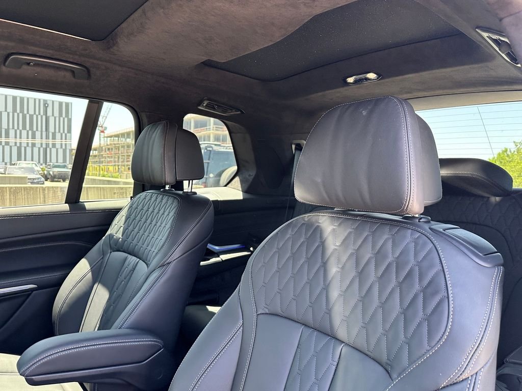 Used 2024 Gray Metallic BMW xDrive40i image 28