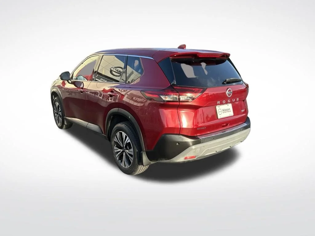 Used 2021 Scarlet Ember Nissan SV image 3