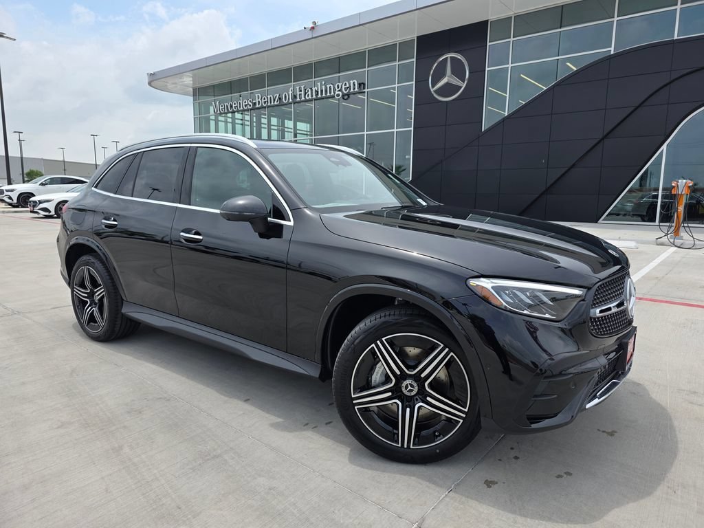 New 2026 Black Mercedes-Benz GLC 300 image 28
