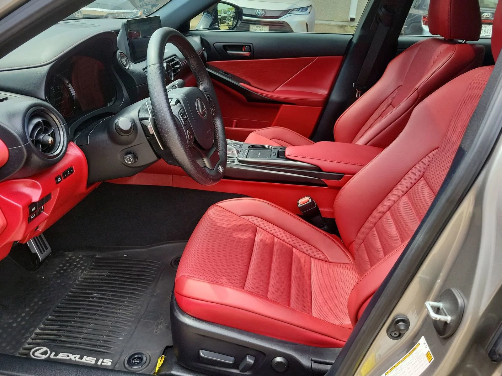 2023 Lexus IS 350 F SPORT - Photo 20