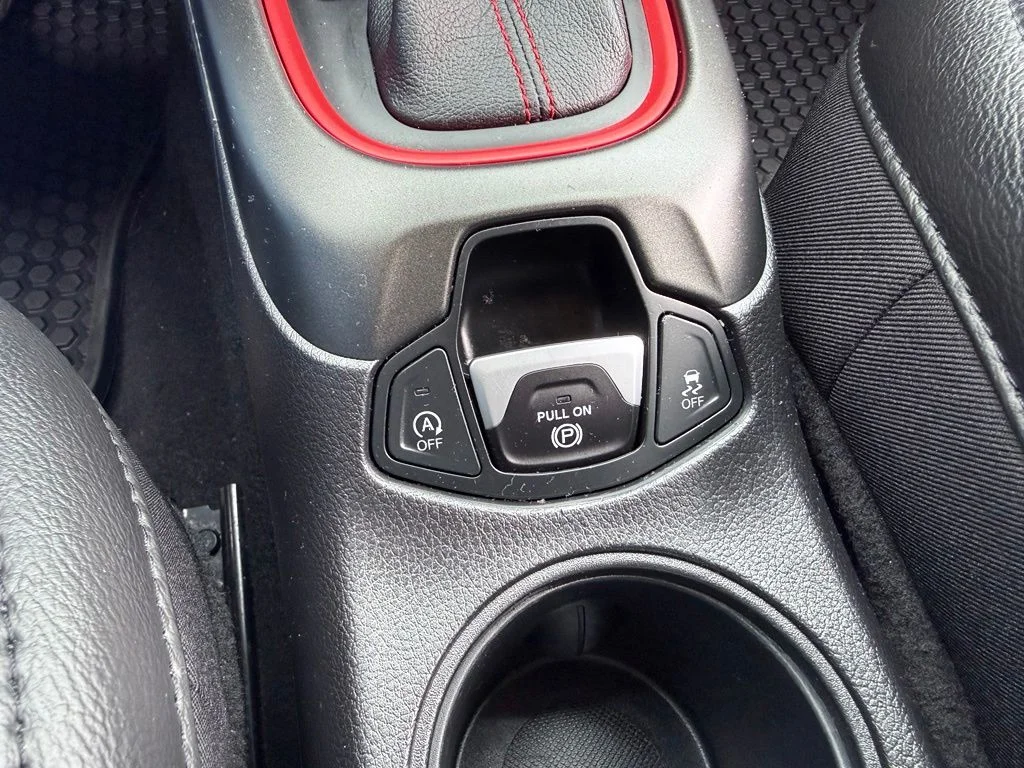 Used 2021 Silver Jeep Trailhawk image 46