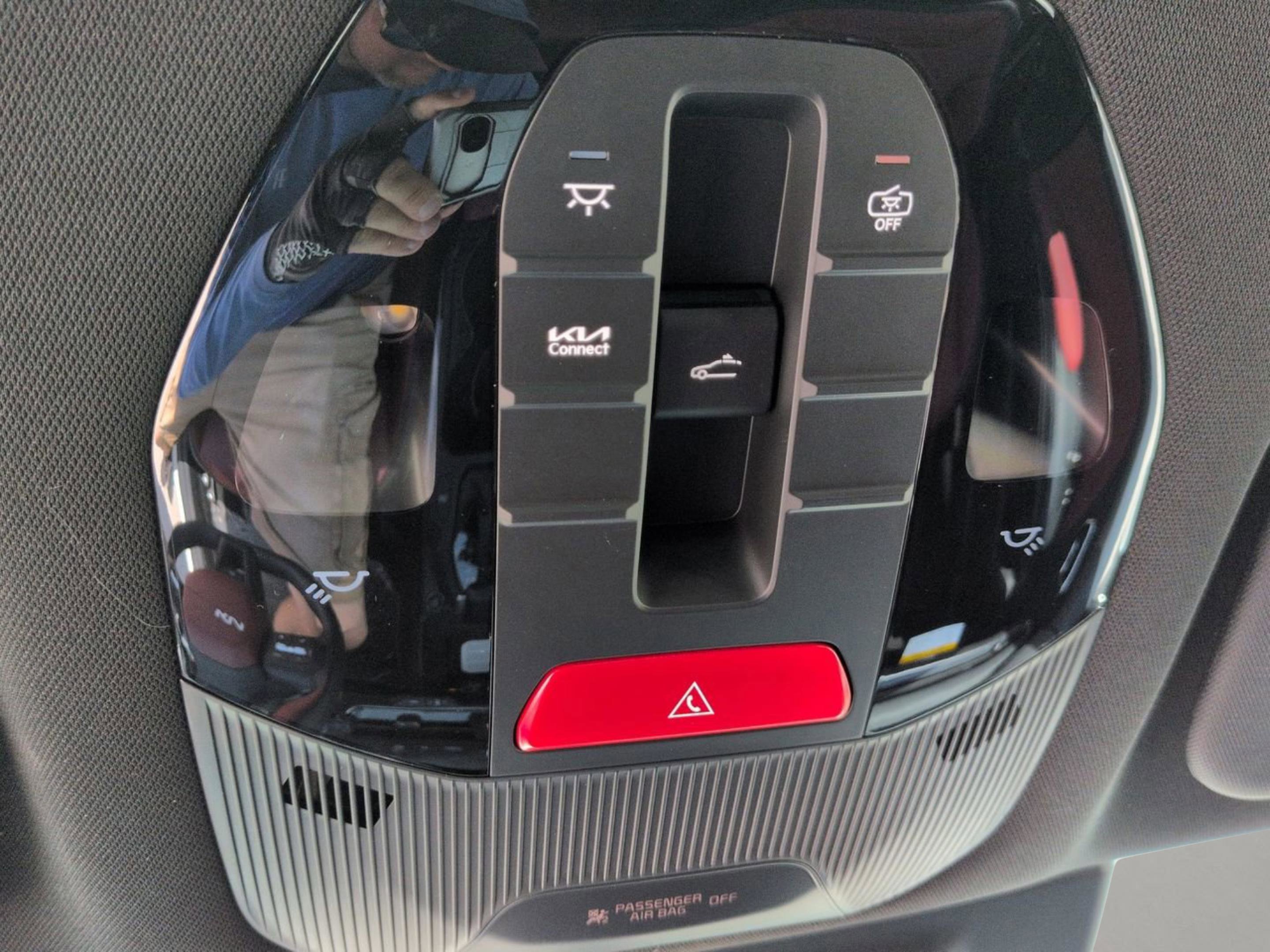New 2026 Snow White Pearl Kia GT-Line image 23
