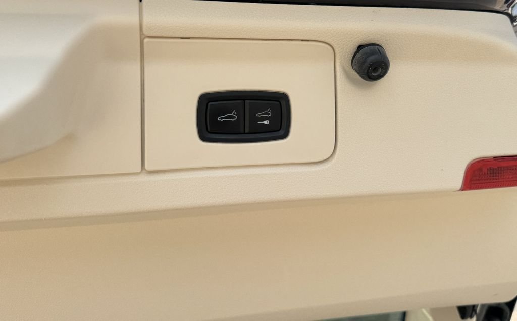 Used 2013 Black Porsche Turbo image 10