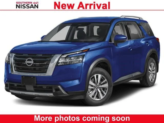 2024 Nissan Pathfinder SL 2WD's photo