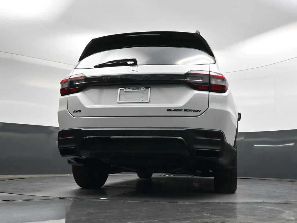 New 2026 Platinum White Pearl Honda Black Edition image 30