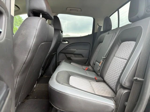 Used 2016 Black Chevrolet Z71 image 14