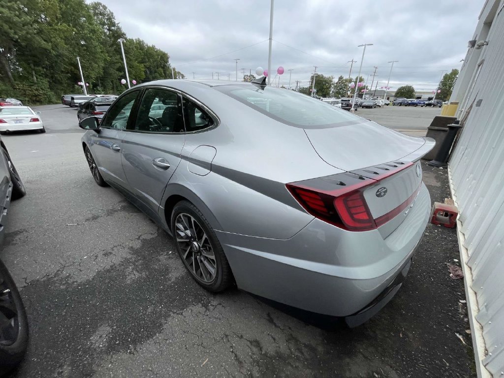 Used 2020 Silver Hyundai SEL Plus image 4