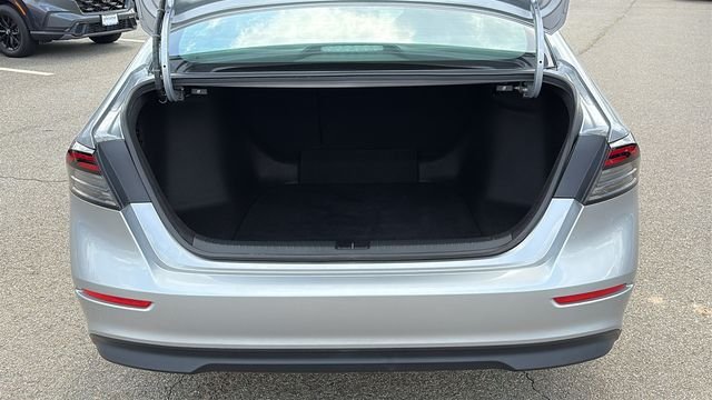 Used 2023 Lunar Silver Metallic Honda EX image 27