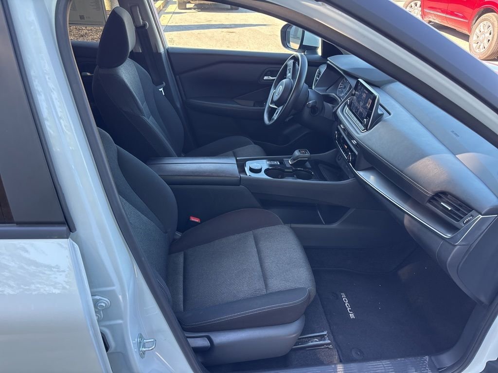 Used 2024 White Nissan SV image 12