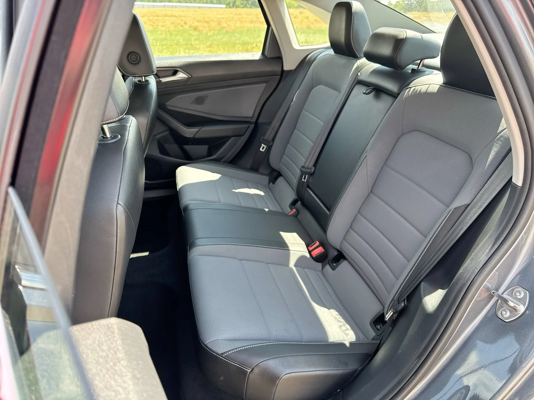 Used 2025 Gray Volkswagen SE image 21