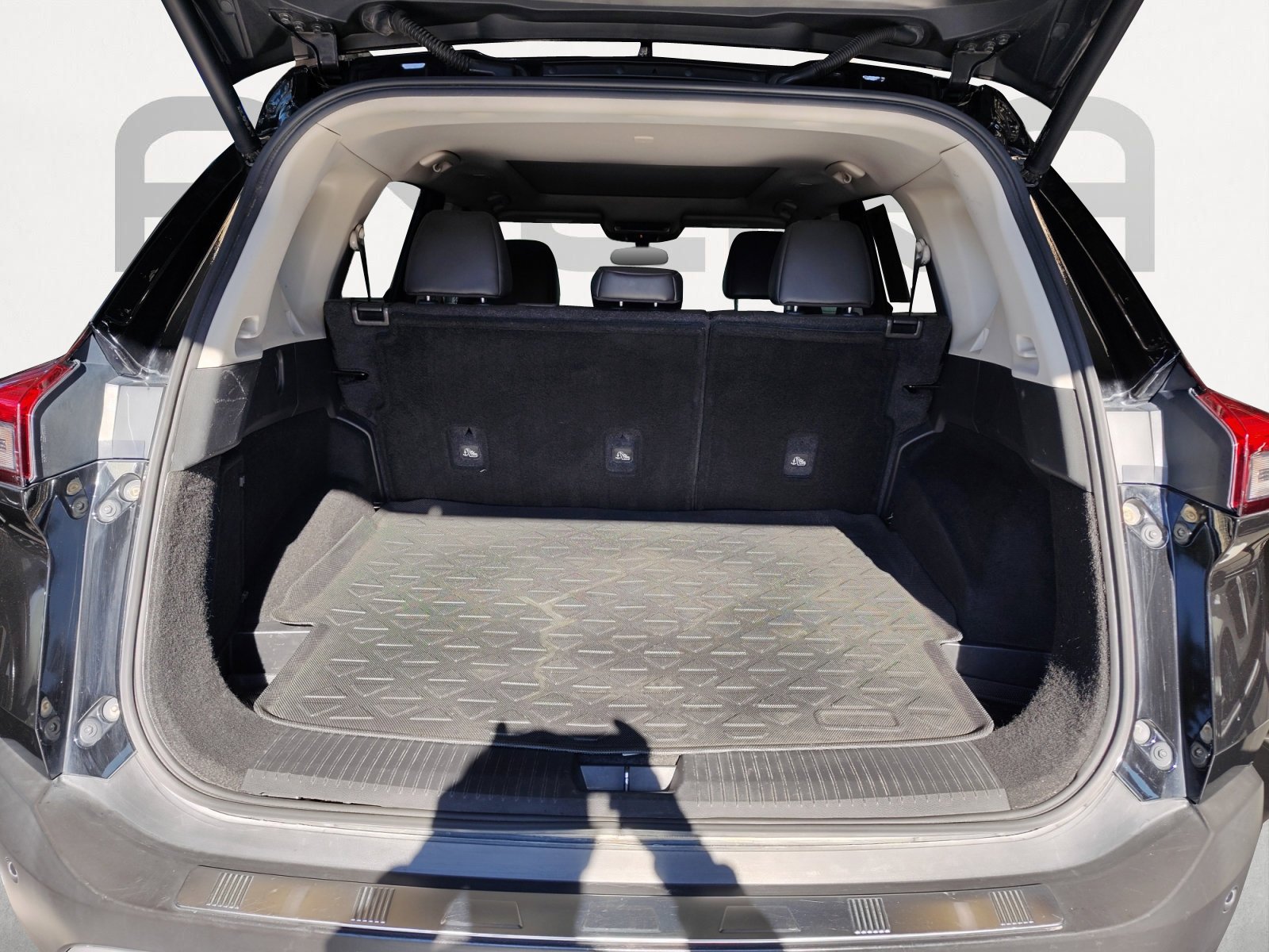 Used 2023 Super Black Nissan SV image 13