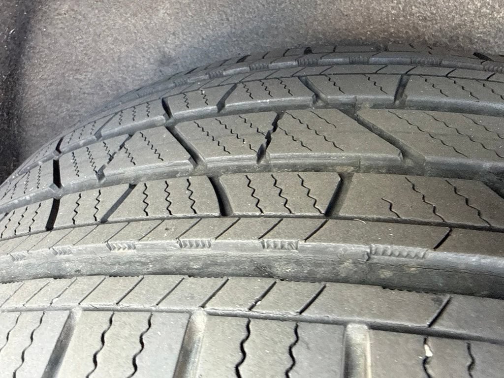 Used 2018 SILVER ICE METALLIC Chevrolet LT Cloth image 4