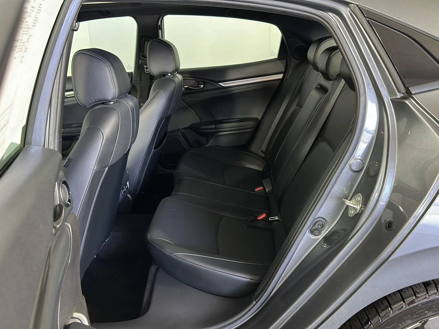 Used 2019 Polished Metal Metallic Honda Sport Touring image 29