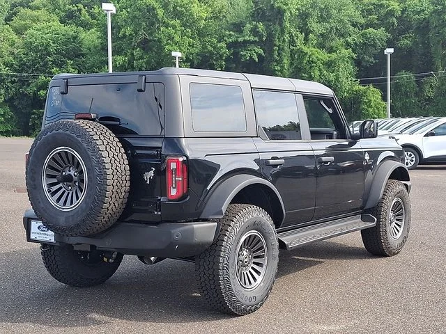New 2026 Shadow Black Ford Outer Banks® image 4