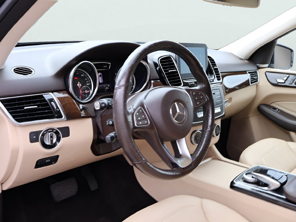 Used 2018 Brilliant Blue Metallic Mercedes-Benz GLE 350 image 19