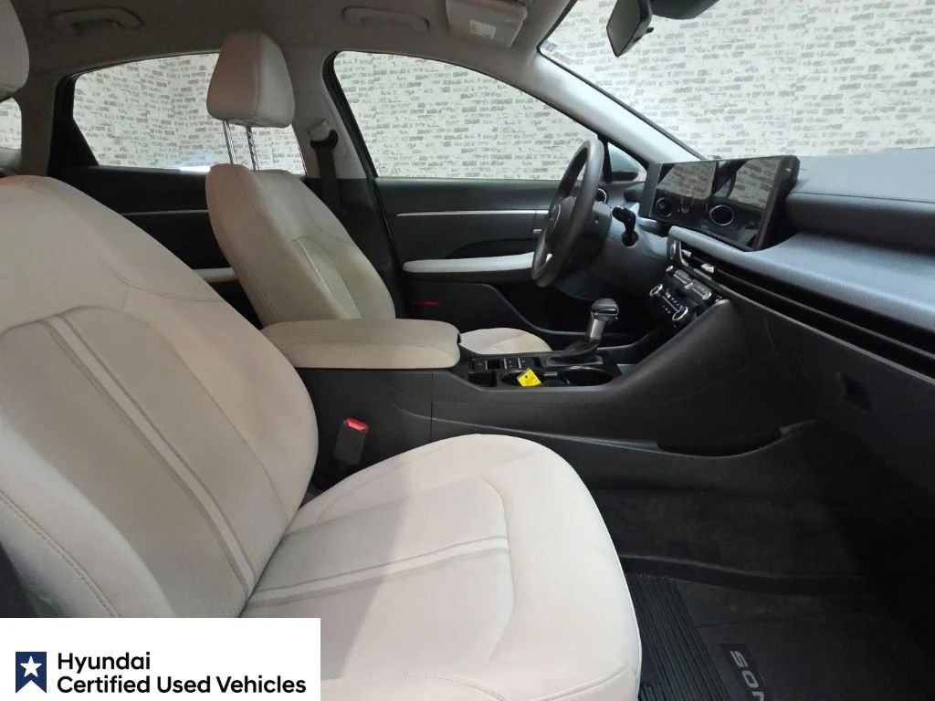Certified Used 2025 Aero Silver Hyundai SE image 9