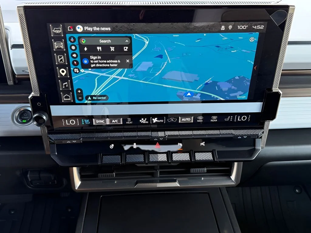 Used 2025 Black GMC 2X image 26