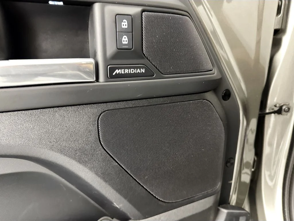 Used 2025 Gray Land Rover S image 19