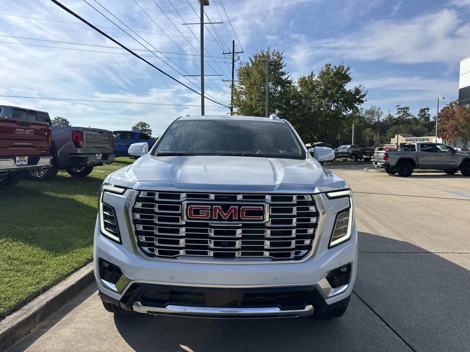 2026 GMC Yukon Denali - Photo 2