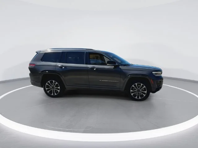 Used 2021 Gray Jeep Overland image 13