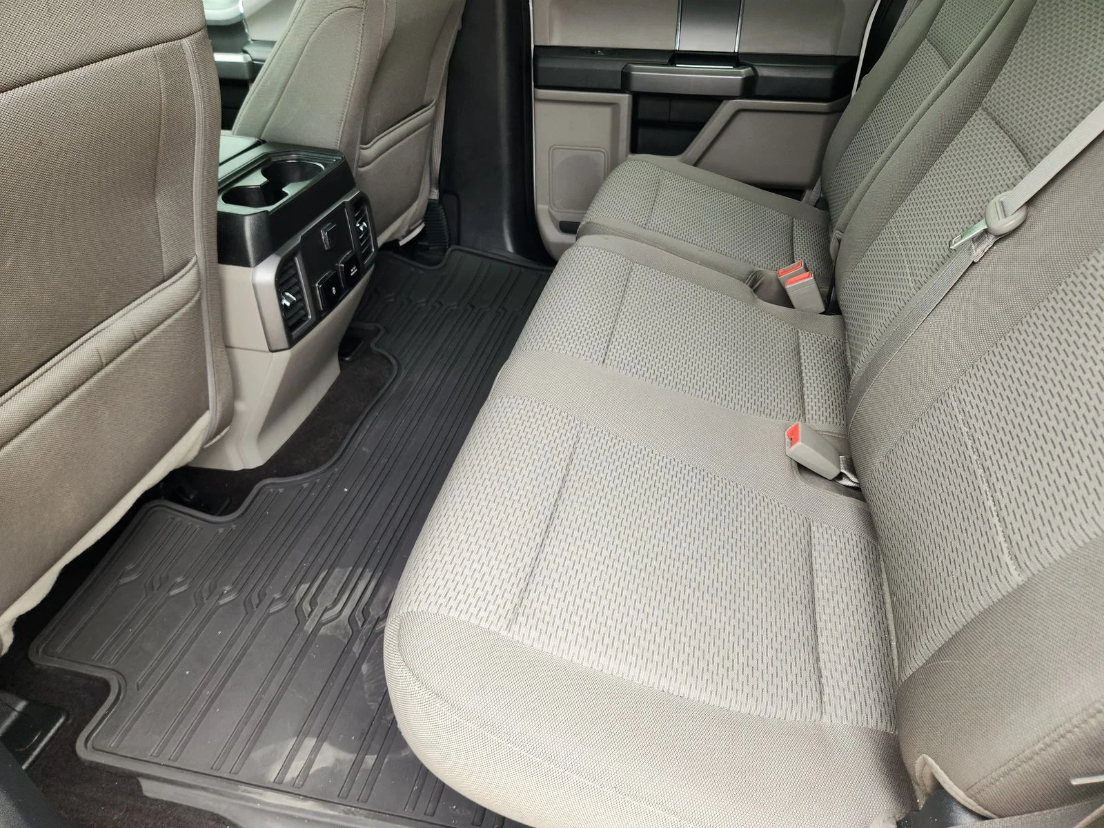 Used 2020 White Ford XLT image 30
