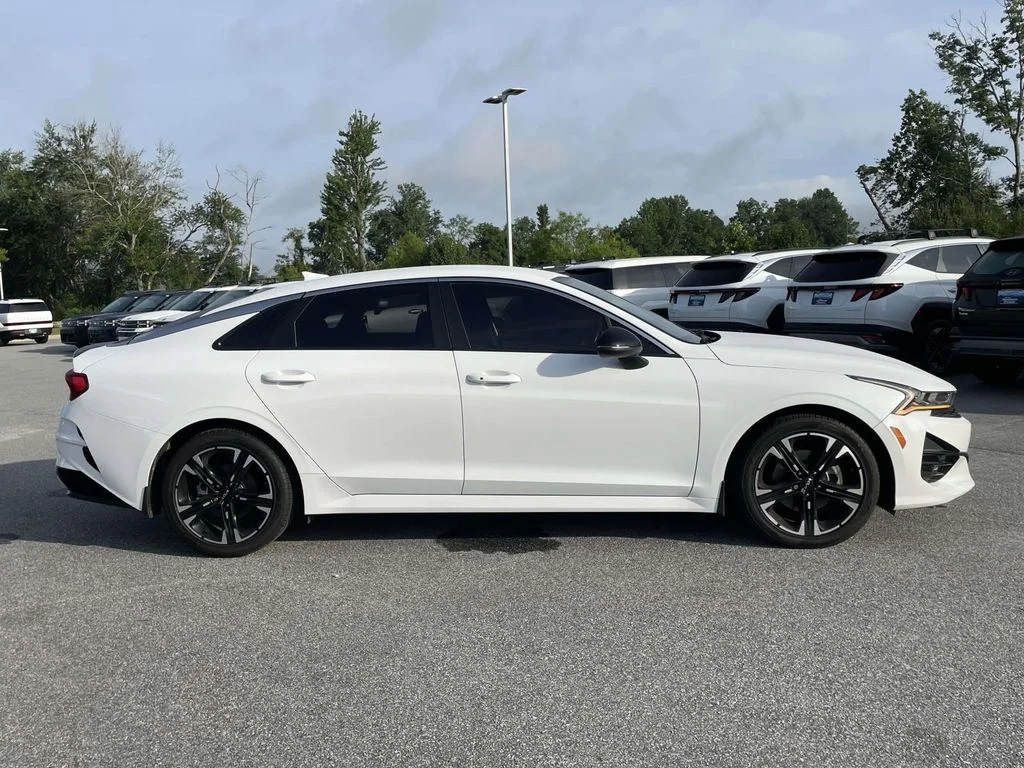 Used 2024 Glacial White Pearl Kia GT-Line image 31