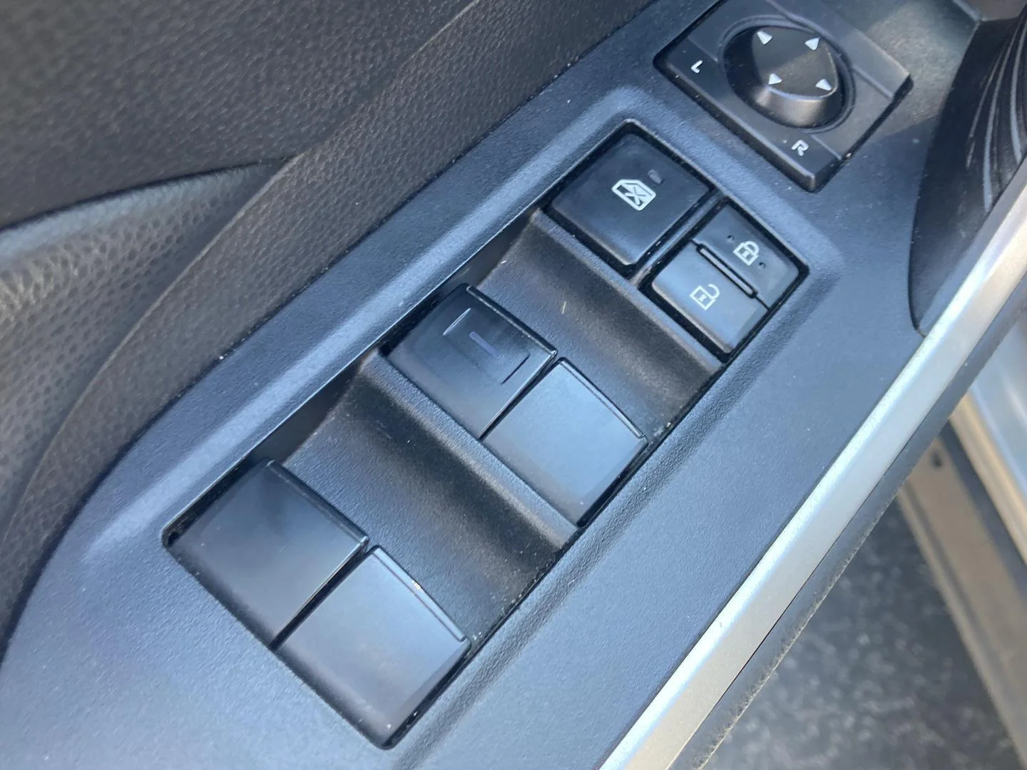 Used 2019 Gy Toyota LE image 12