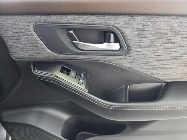 Used 2023 Gun Metallic Nissan SV image 5