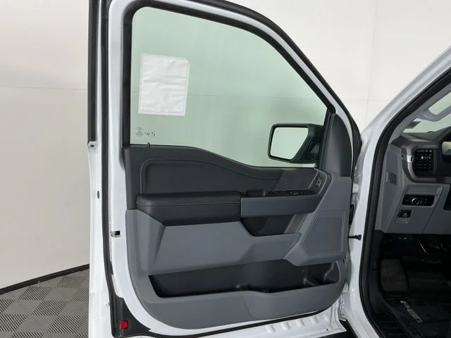New 2026 Oxford White Ford XLT image 12