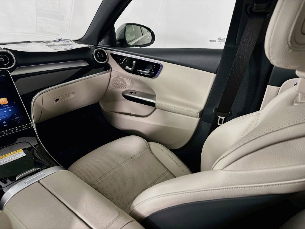 New 2027 MANUFAKTUR Alpine Grey Mercedes-Benz C 300 image 24