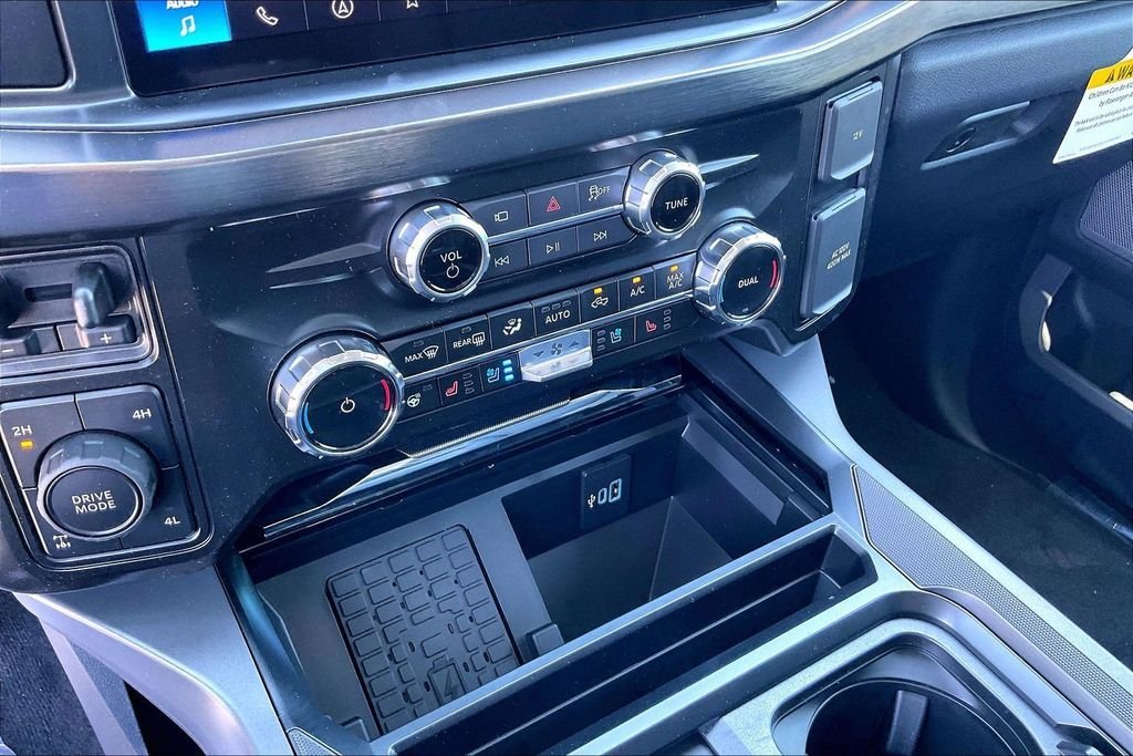 New 2026 Oxford White Ford Lariat image 14