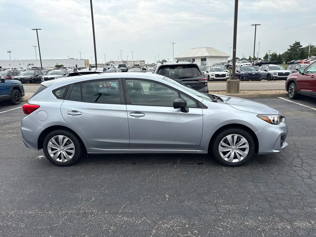 Used 2019 Silver Subaru 2.0i image 2