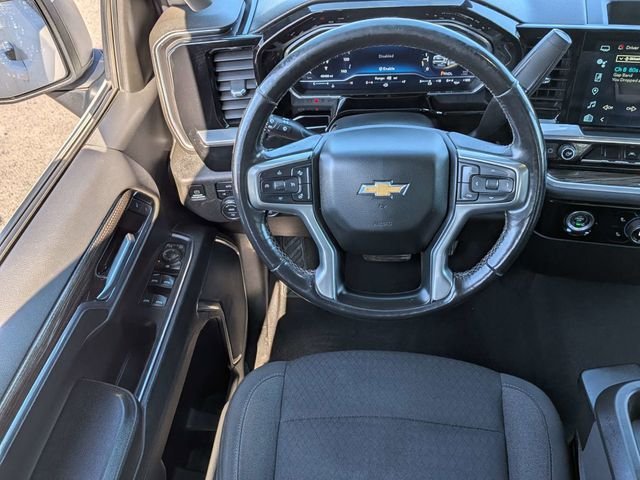 Used 2022 White Chevrolet LT image 17