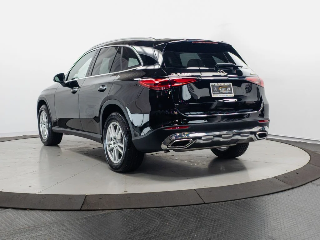 Certified Used 2026 Black Mercedes-Benz GLC 300 image 25