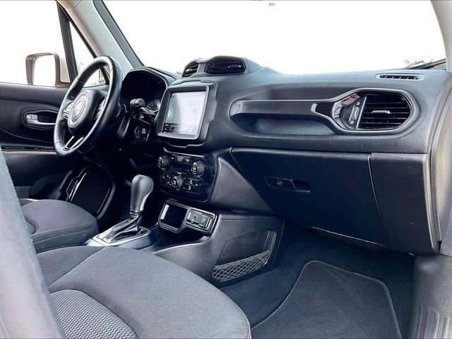 Used 2020 Alpine White Clea Jeep Altitude image 14