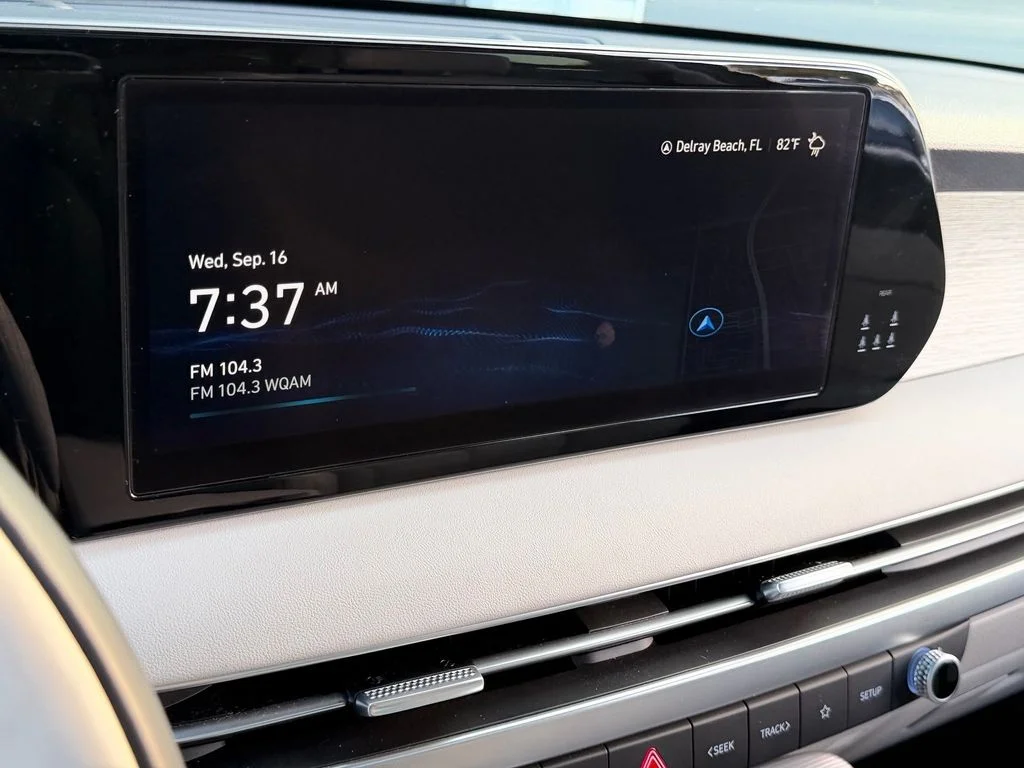 Used 2024 Black Hyundai Calligraphy image 21