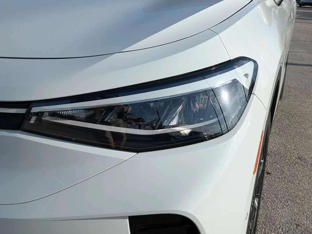 Used 2023 White Volkswagen Standard image 7