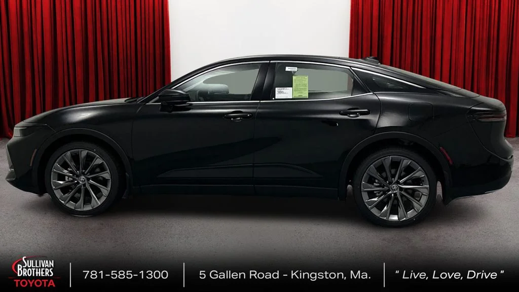 2026 Toyota Crown Limited - Photo 8