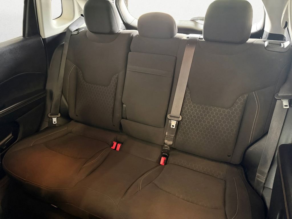 Used 2018 White Jeep Sport image 9