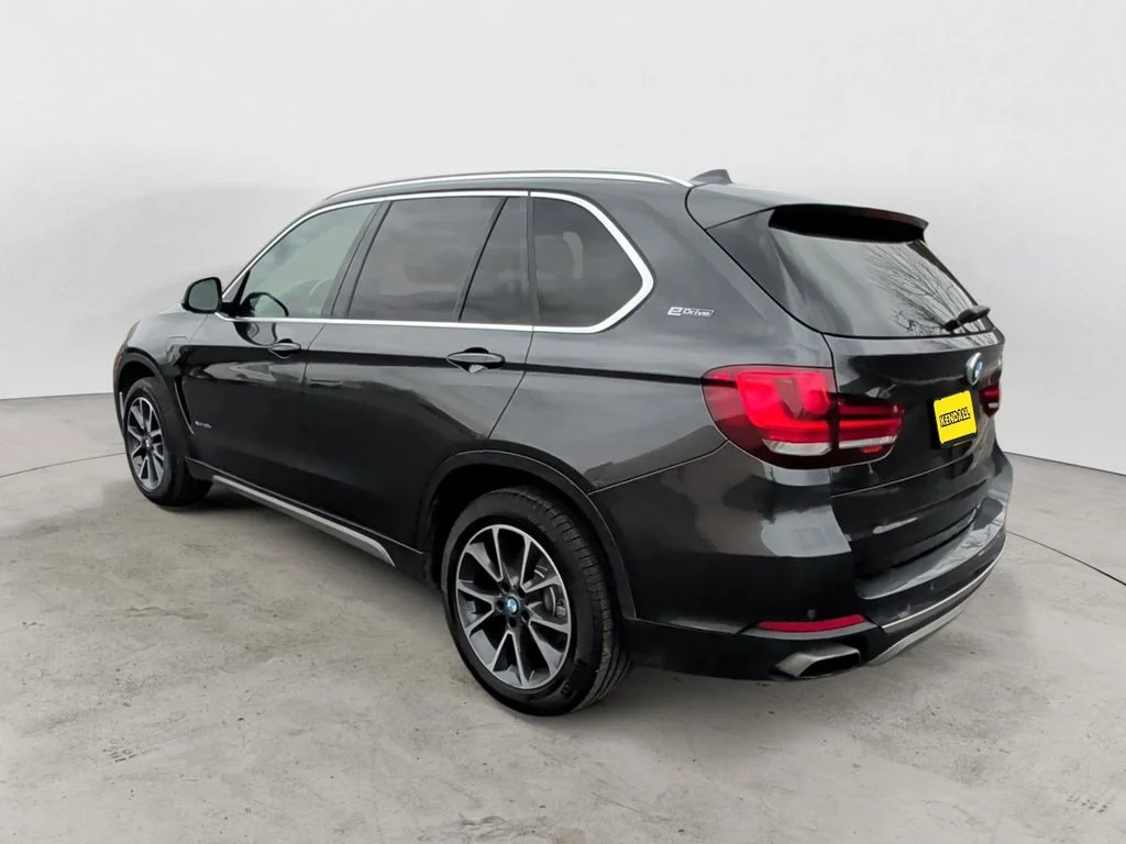 Used 2017 Gray BMW xDrive40e image 3