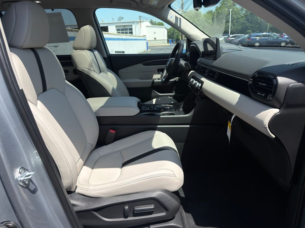 New 2026 Solar Silver Metallic Honda Touring image 26
